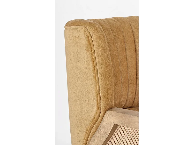 Fauteuil en tissu effet velours moutarde, pieds et accoudoirs en bois - VIRNA