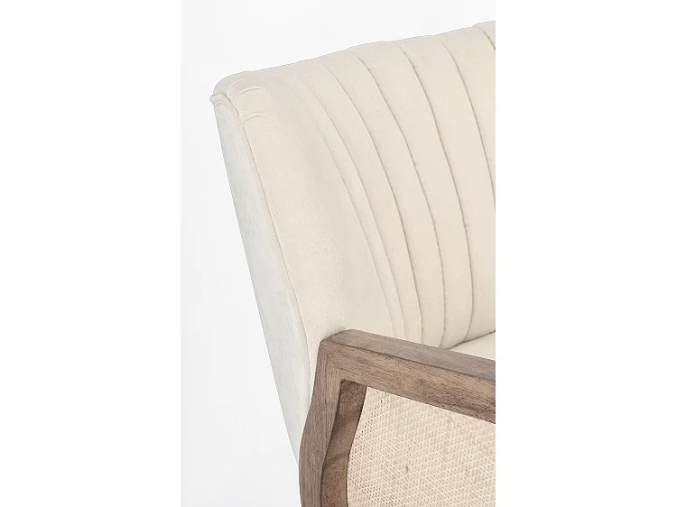 Fauteuil en tissu effet velours ivoire, pieds et accoudoirs en bois - VIRNA