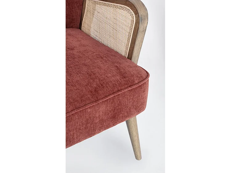 Fauteuil van stof met fluweeleffect, houten poten en armleuningen - VIRNA