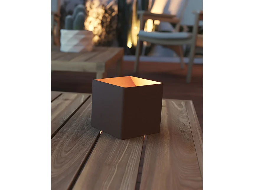 Beneito Faure Lek Sensor Bateria-zasilana lampa ścienna LED z czujnikiem ruchu - 6 W, 3000 K, ładowanie USB-C, IP54 - Czarna lampa ścienna sufitowa