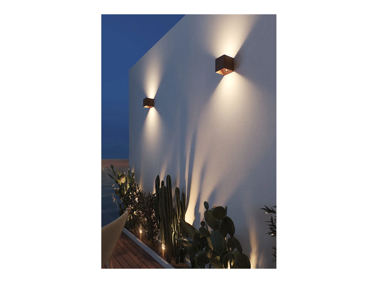 Beneito Faure Applique Led a Batteria con Sensore di Movimento Lek Sensor - 6W, 3000K, Ricarica USB-C, IP54 - Plafoniera da parete Corten