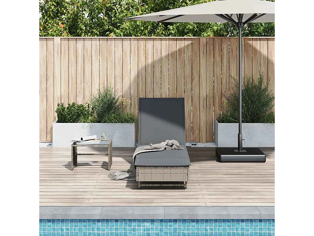 Chaise longue avec roues et coussin gris résine tressée