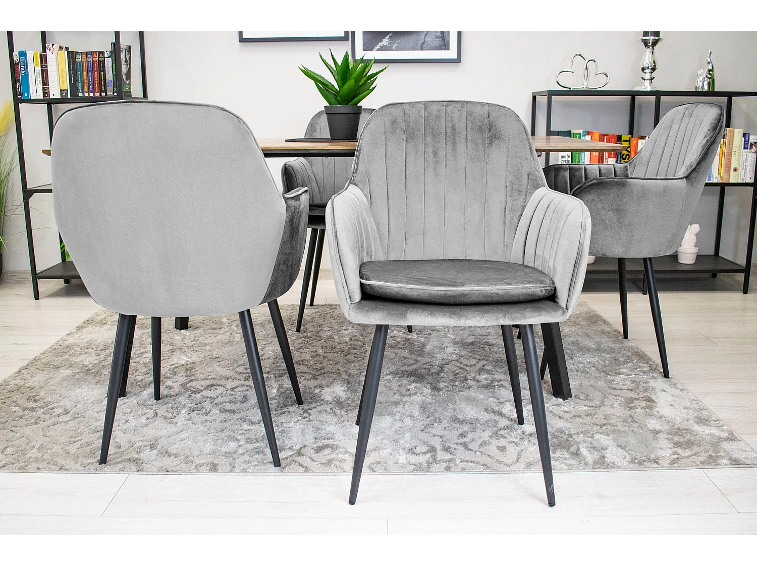 Chaise LUGO - velours gris argenté / pieds noirs x 1