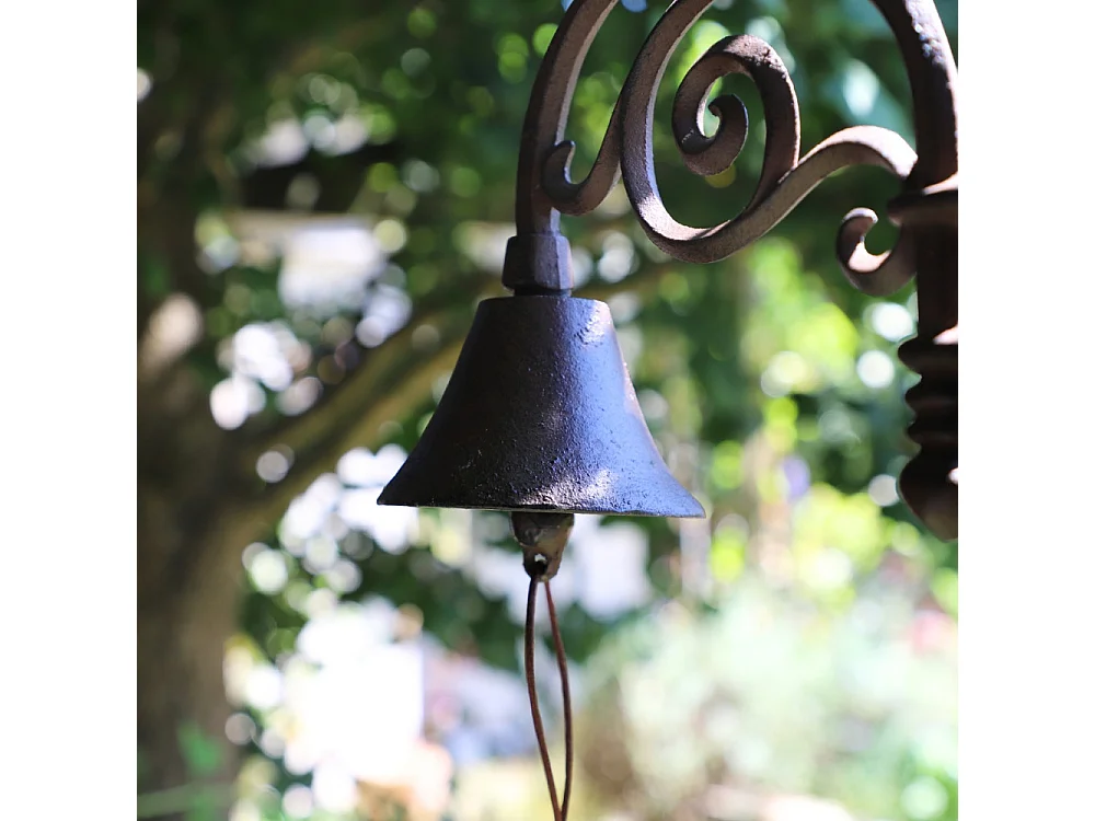 Cloche de jardin de porte ancienne en fonte marron 27 x 20.5 cm