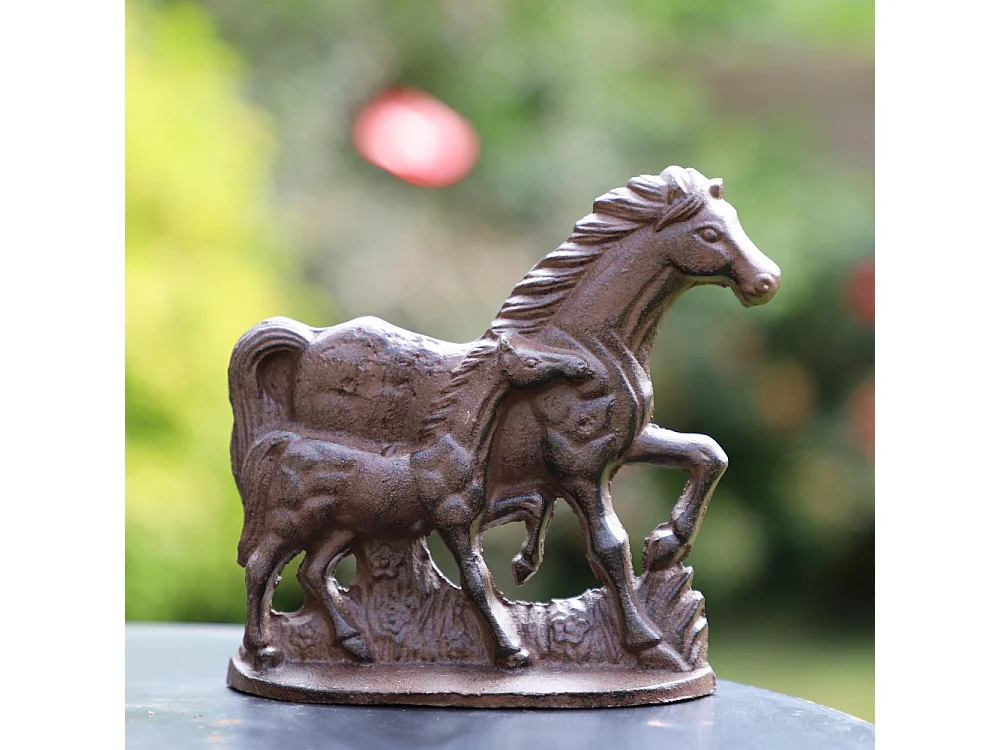Figurine cheval en fonte marron 17 x 16 cm