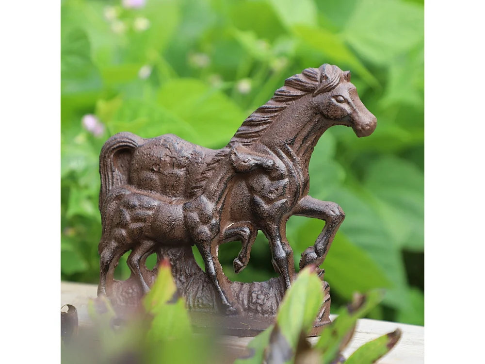 Figurine cheval en fonte marron 17 x 16 cm