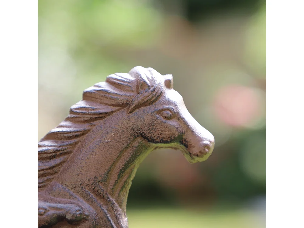 Figurine cheval en fonte marron 17 x 16 cm