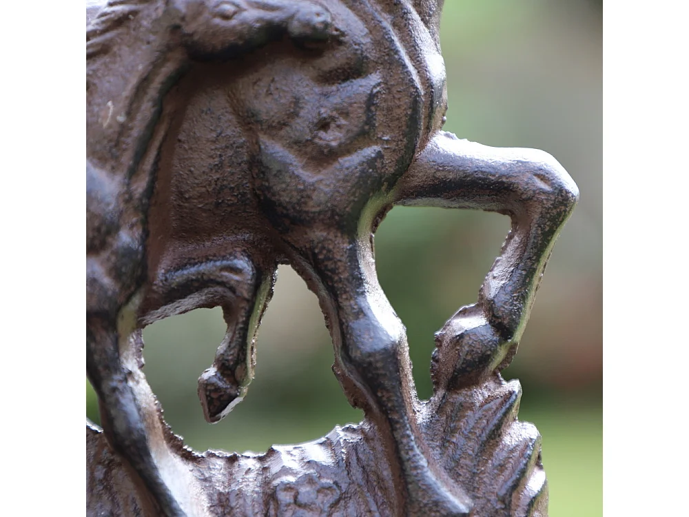 Figurine cheval en fonte marron 17 x 16 cm