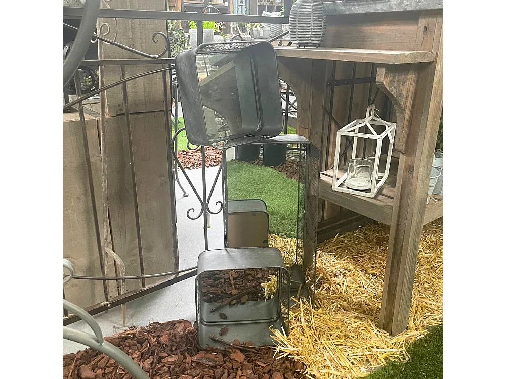 Set de 3 miroirs grillagés en métal grs L.57-26 cm