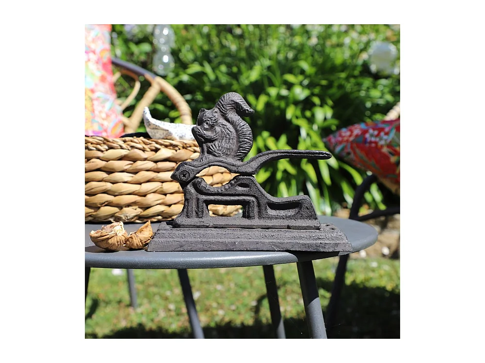 Casse noix écureuil en fonte marron 17.5 x 6 x 14cm