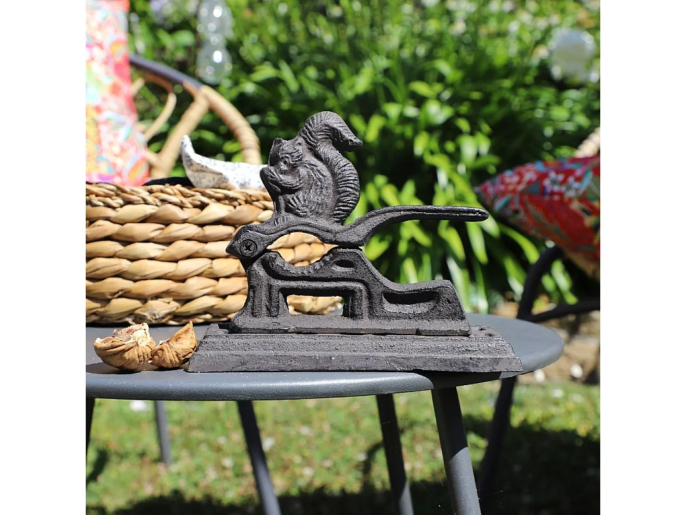 Casse noix écureuil en fonte marron 17.5 x 6 x 14cm