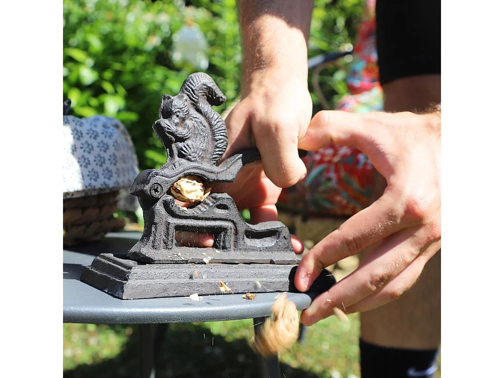 Casse noix écureuil en fonte marron 17.5 x 6 x 14cm