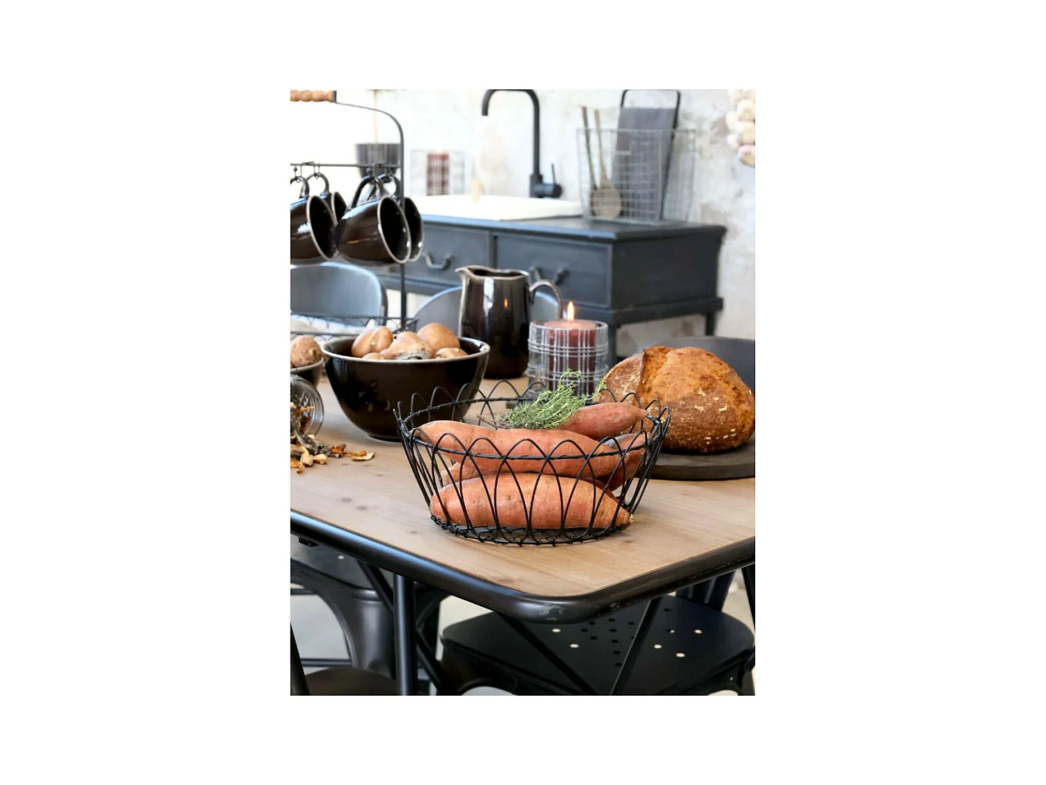 Table à manger en bois de sapin marron et fer noir 200 x 80 x 78.5 cm