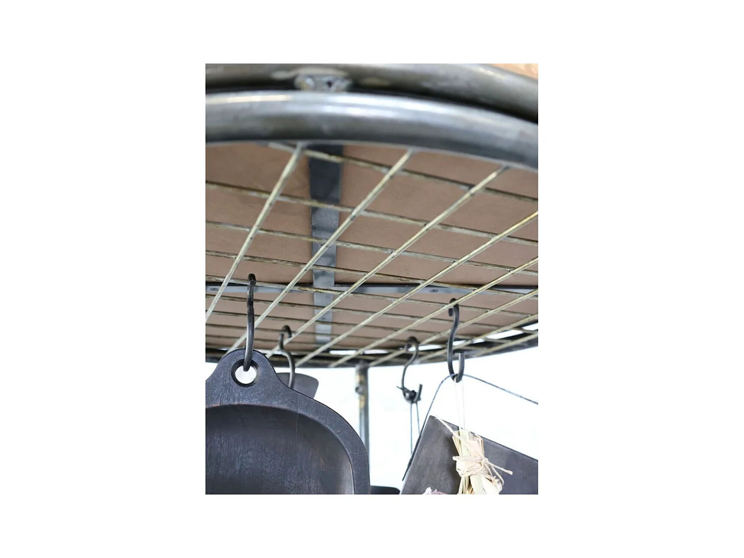 Etagère sur roues en bois recyclé marron et fer noir Ø.60 x Ht.160.5cm