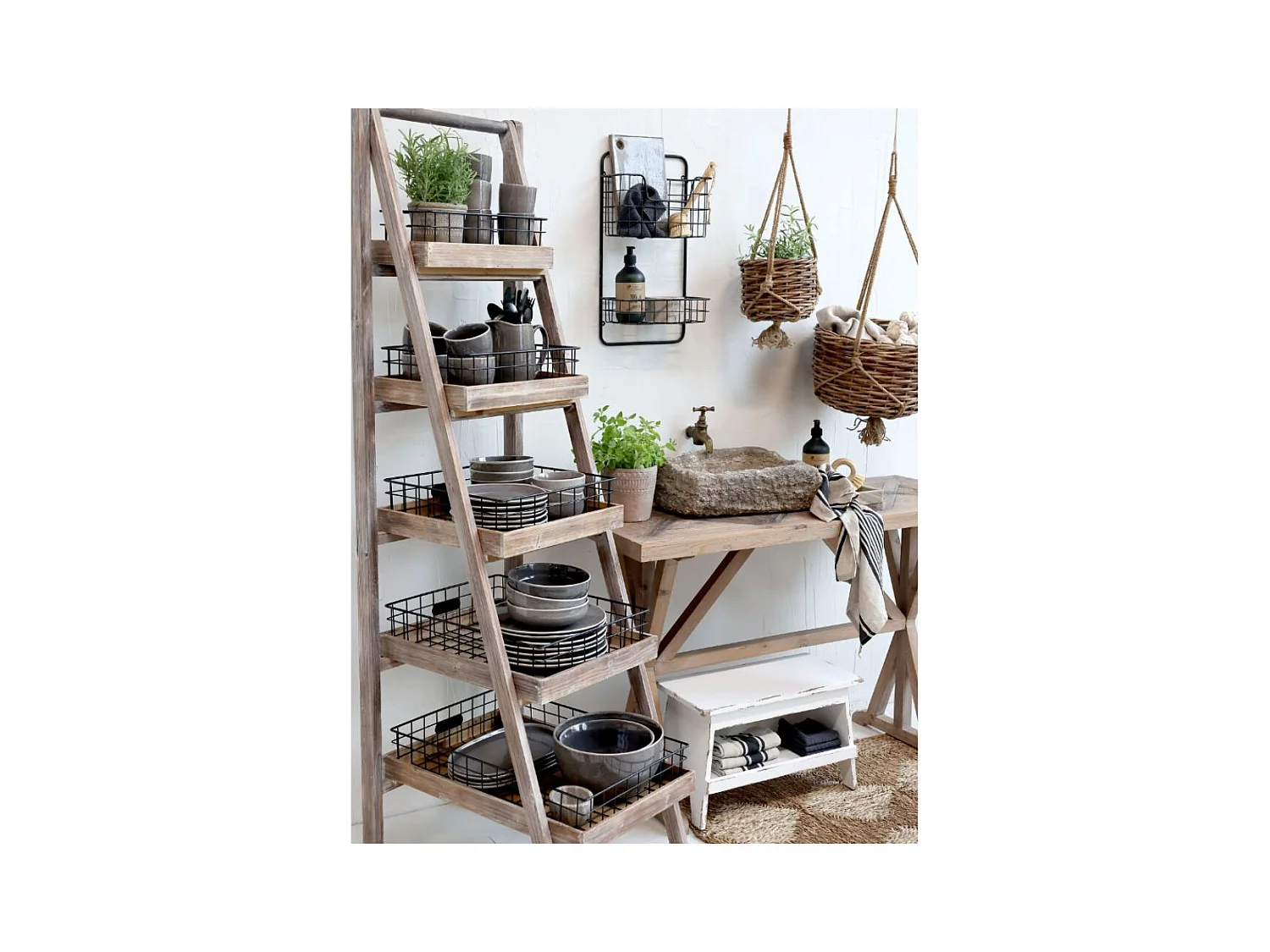 Etagère 5 paniers en bois de sapin marron et fer noir 42 x 70 x 170 cm