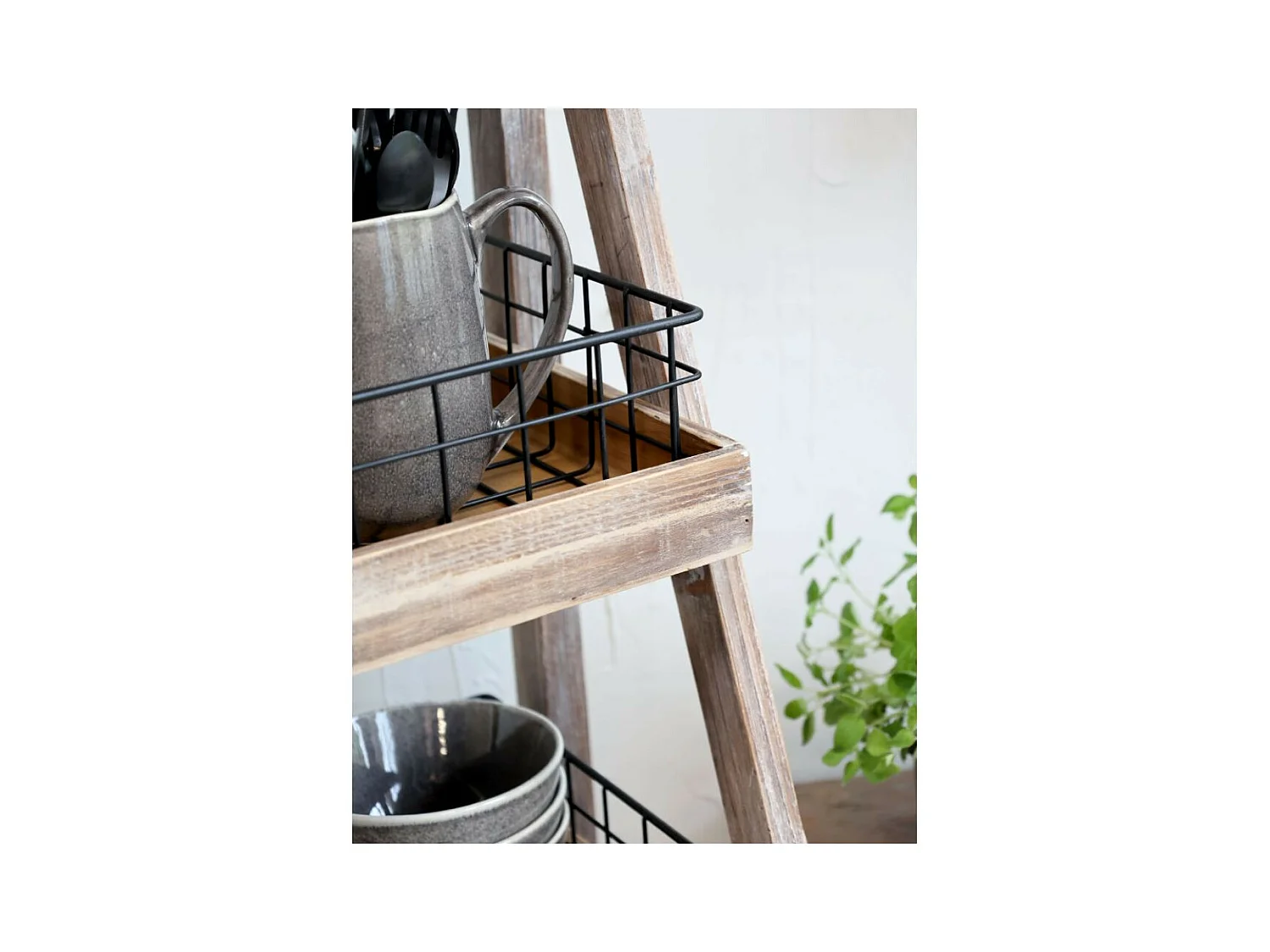 Etagère 5 paniers en bois de sapin marron et fer noir 42 x 70 x 170 cm