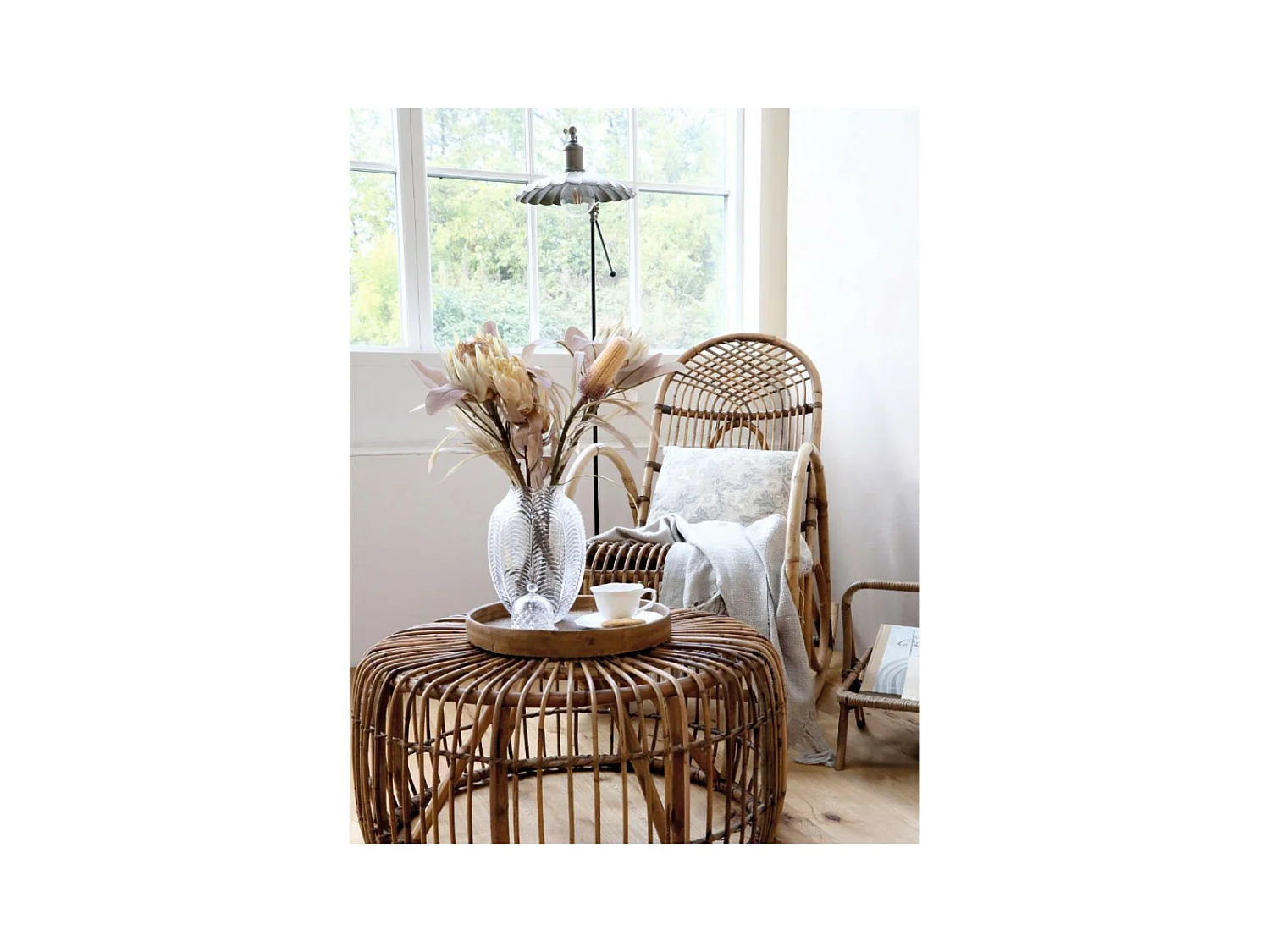 Fauteuil à bascule ancien en rotin marron naturel 106 x 58 x 100 cm