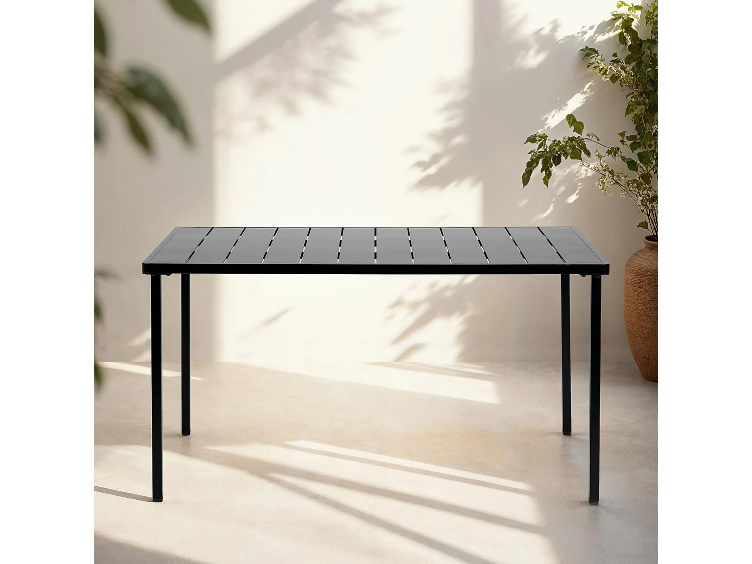 Table de jardin AZALEA rectangulaire noir, 140 x 75 x 80 cm en métal