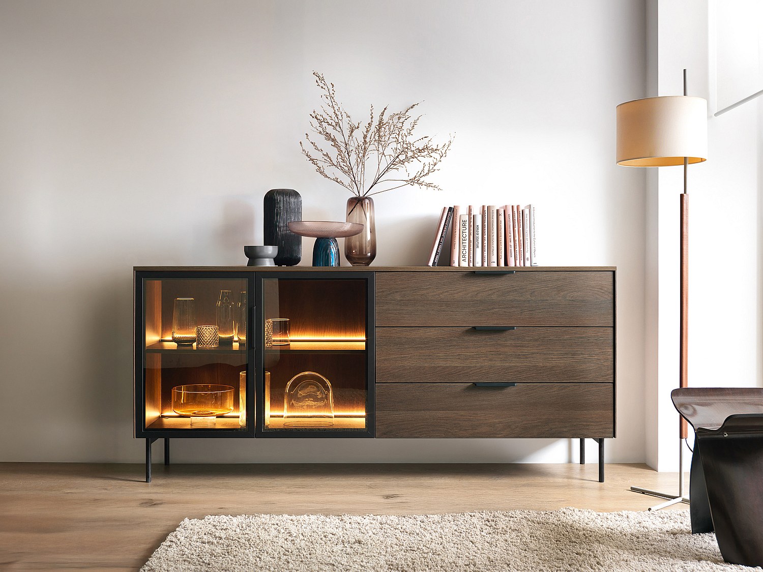 Sideboard mit 2 Türen und 3 Schubladen mit LEDs - Natur und Schwarz - FOGLE günstig online kaufen