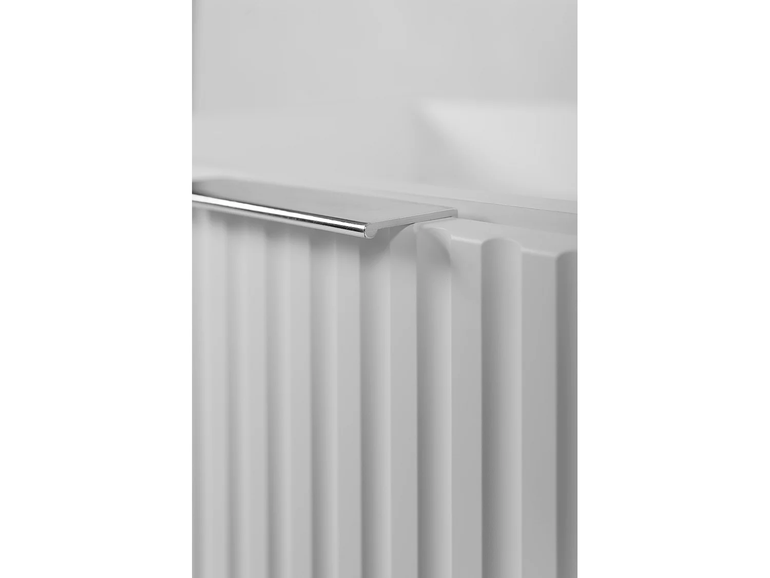 Badezimmermöbel, Weiß + silberner Griff, 80 x 57 x 46 cm