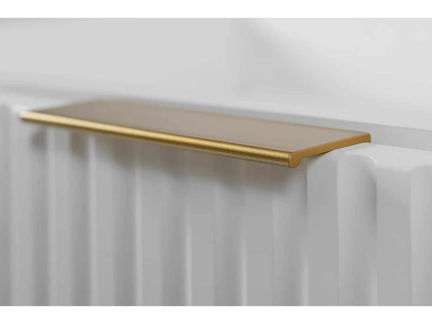 Badezimmermöbel, Weiß + Goldgriff, 60 x 57 x 46 cm