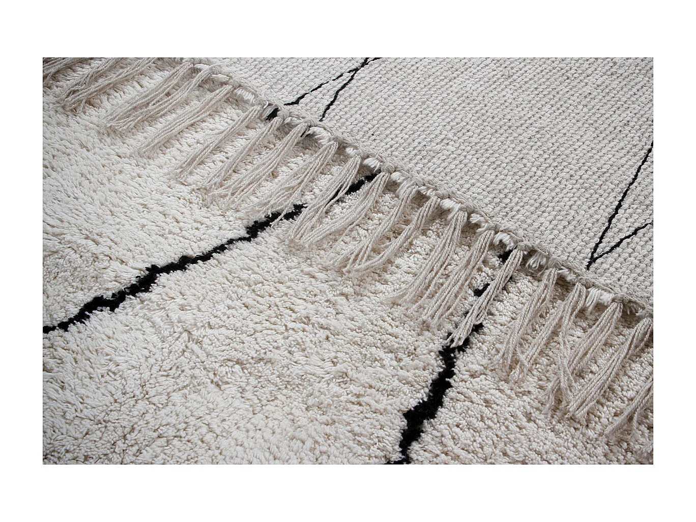 Alfombra bereber con flecos de algodón de color crudo 160 × 230 cm HODNA