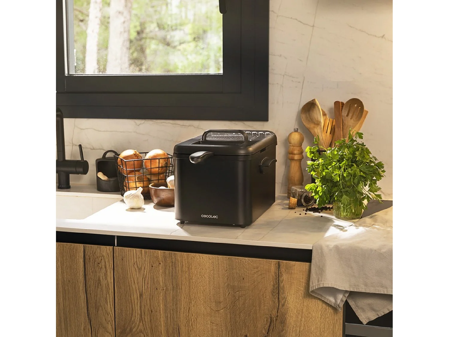 Freidora de Aceite de 4,2 Litros Cleanfry Luxury 4000 Black. 3270 W, Acero Inoxidable Lacado en Negro, 5 Programas Preestablecidos, Filtro OilCleaner