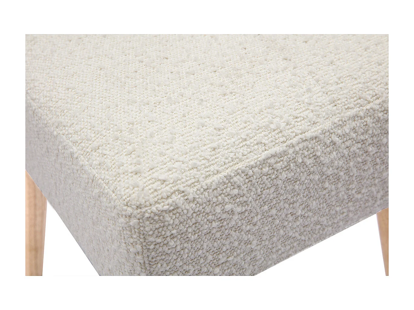 Tabouret bas en tissu effet laine bouclée blanc et bois clair massif H46 cm GUESTA