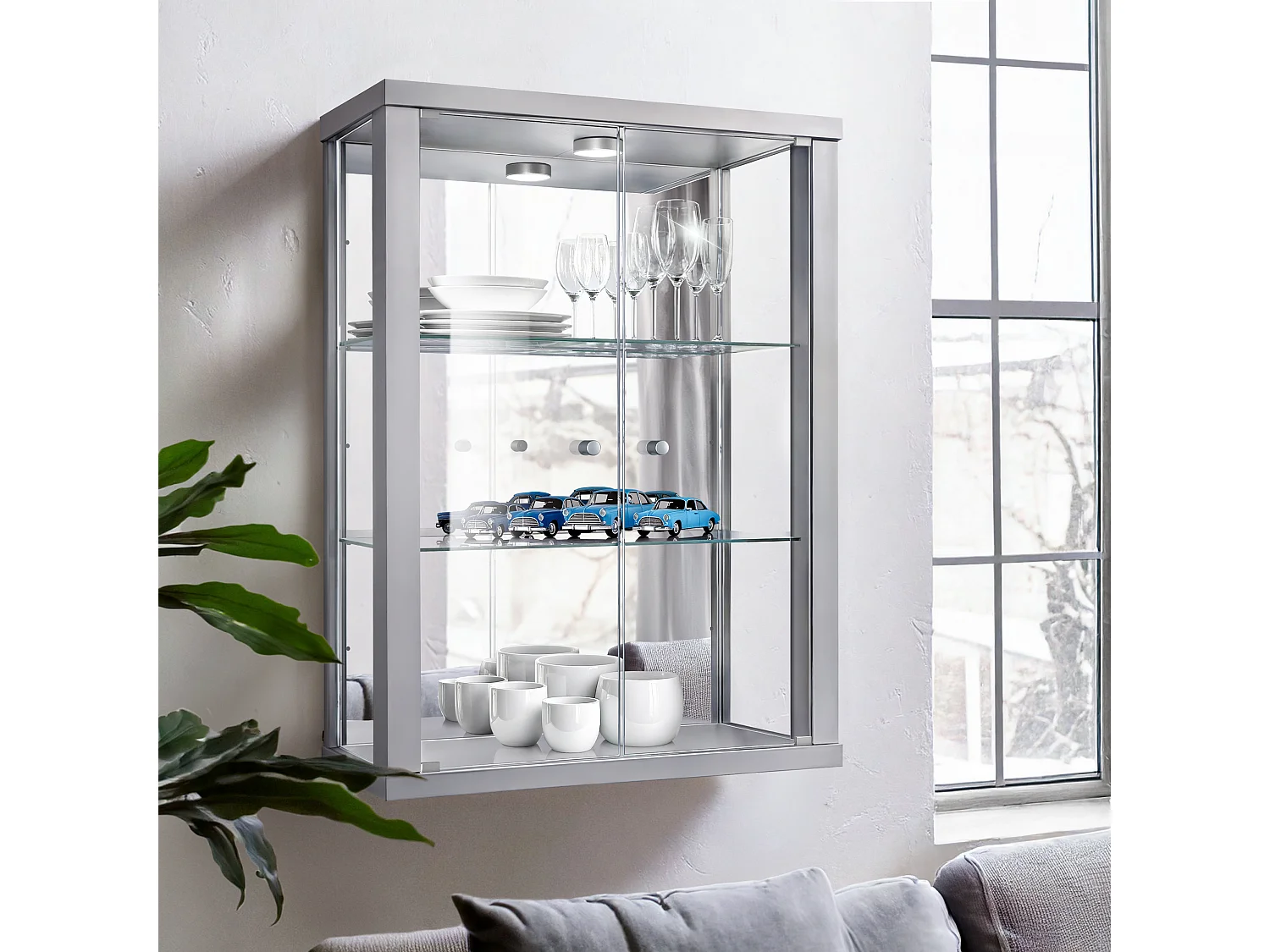 Vitrine murale avec 2 portes, 2 étagères en verre réglables en hauteur & miroir - Avec éclairage LED - 80x60x25 cm - Couleur argentée