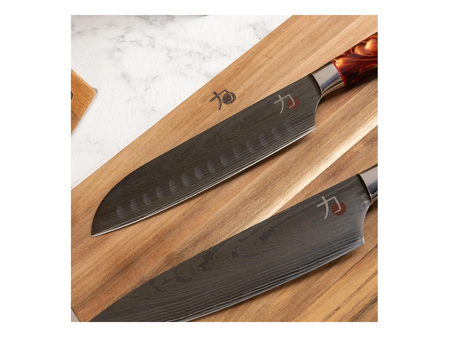 Set de 5 couteaux japonais TETSU et planche à découper 40x25x1,6cm MasterPRO