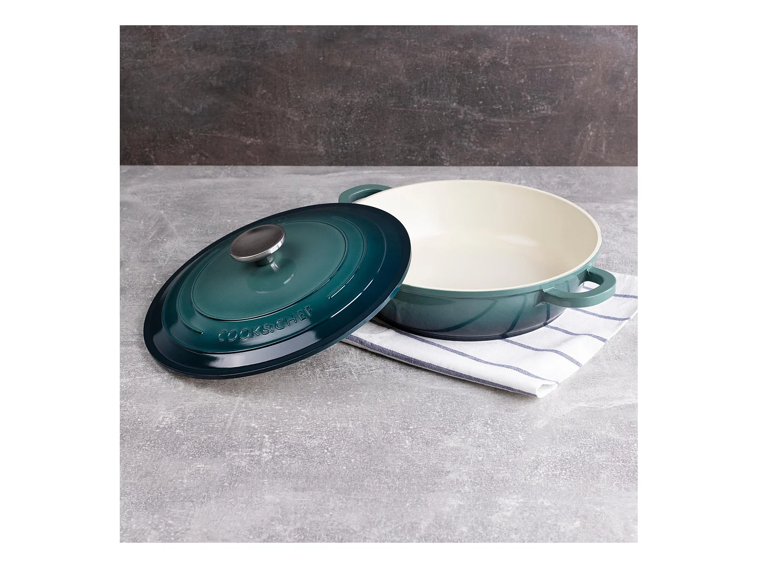 Marmite basse Ø24x6,5cm en fonte d'aluminium EXCALIBUR avec couvercle Bergner