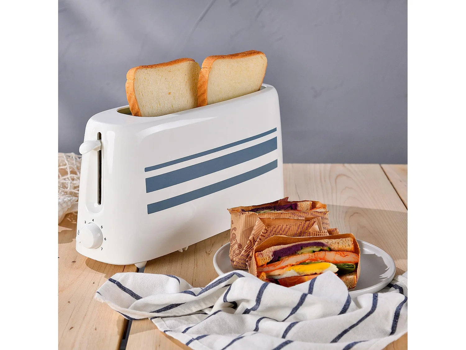 Grille-pain NOIA 2 tranches 7 vitesses 700 W Bergner