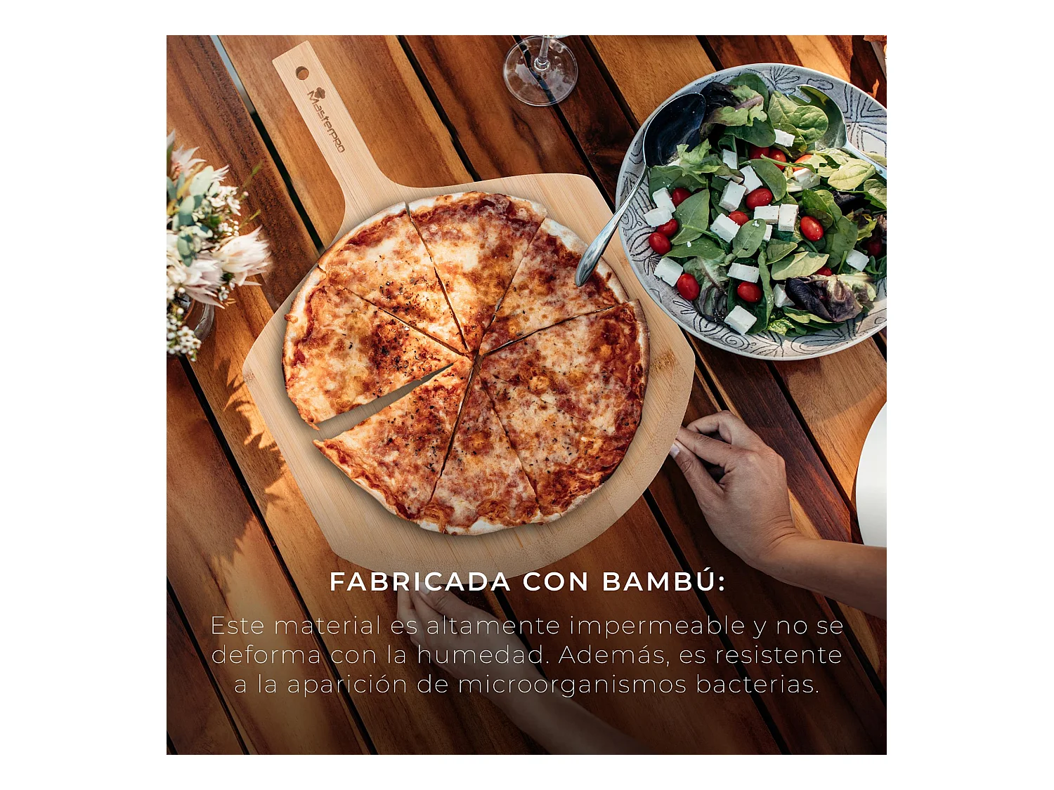 Set composé d'un coupe-pizza + planche à découper en bois MasterPRO