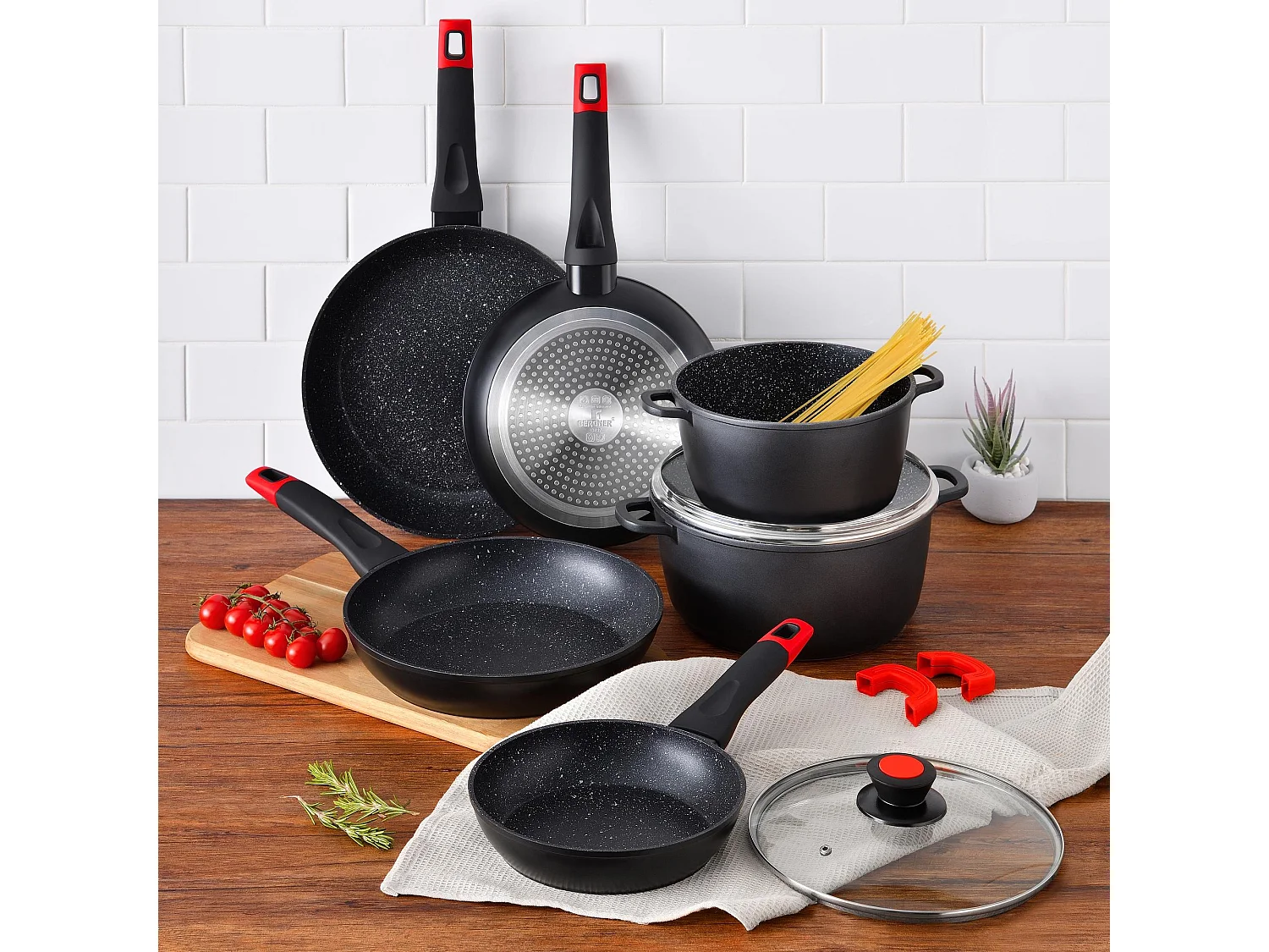 Cocotte Ø20x9cm avec couvercle en fonte d'aluminium CHROMA Bergner