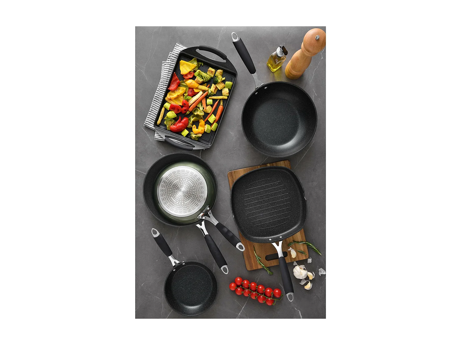 Poêle Ø28x5,2cm en aluminium forgé MIDNIGHT Bergner