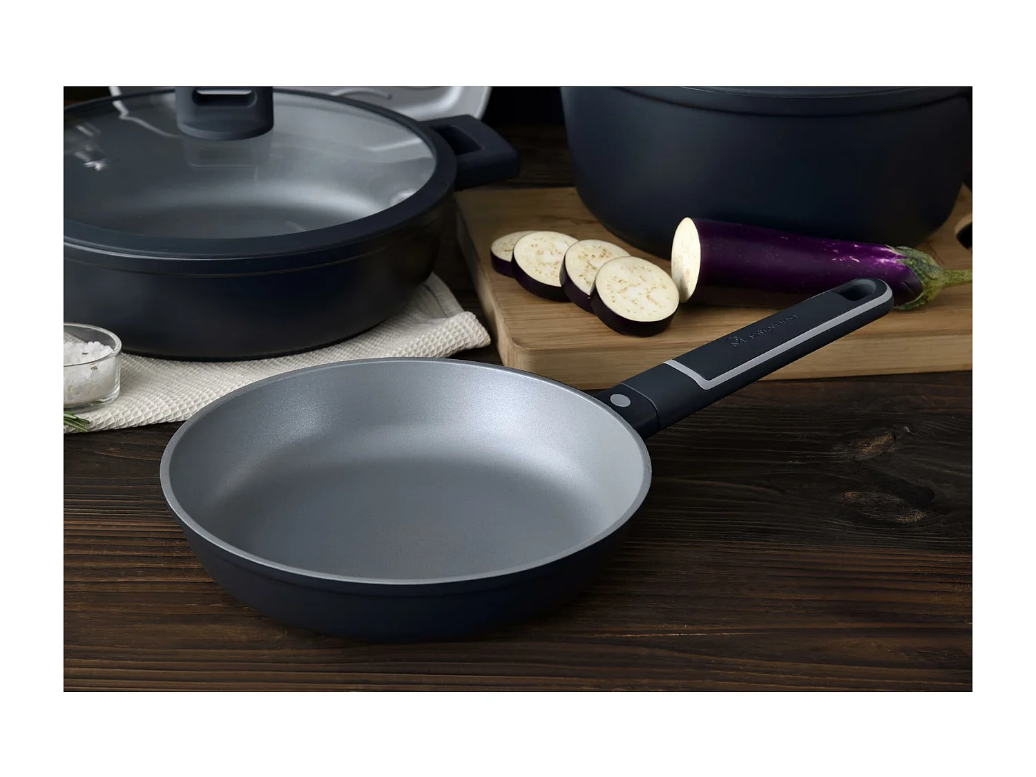 Lot de 2 poêles Ø20Ø26cm INDIGO en fonte d'aluminium antiadhésive MasterPRO