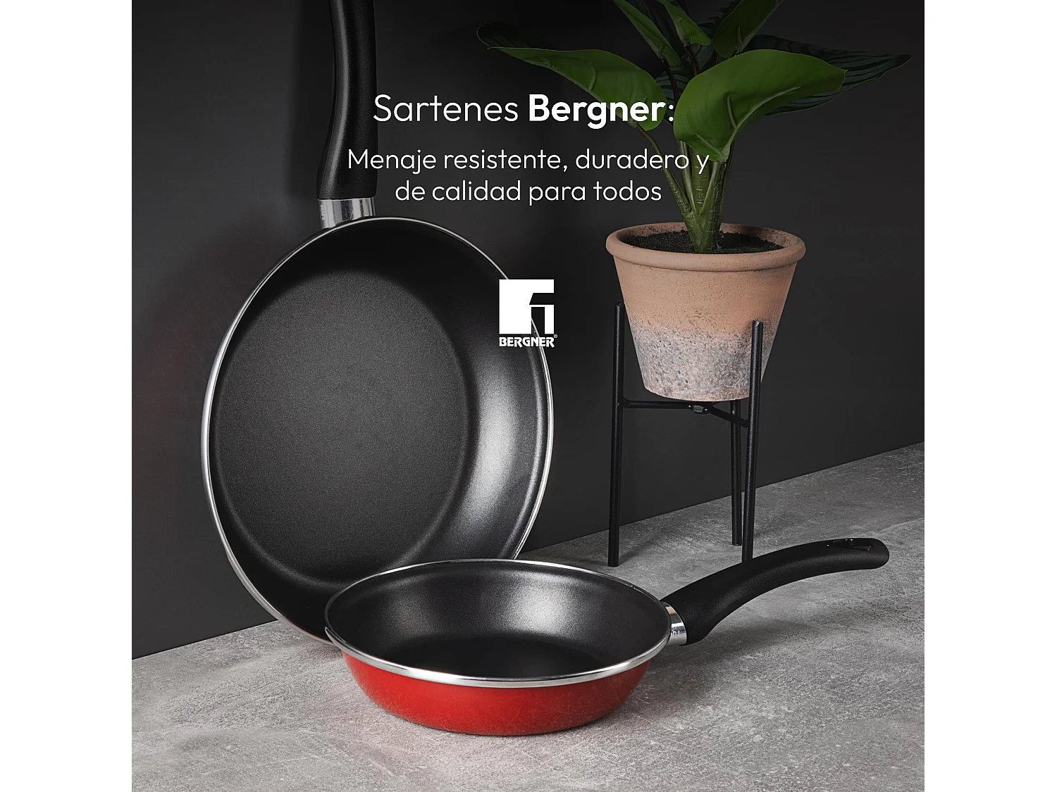 Lot de 2 poêles CLASSIQUE Ø20Ø26cm antiadhésives en aluminium forgé + ustensiles de cuisine Bergner vert