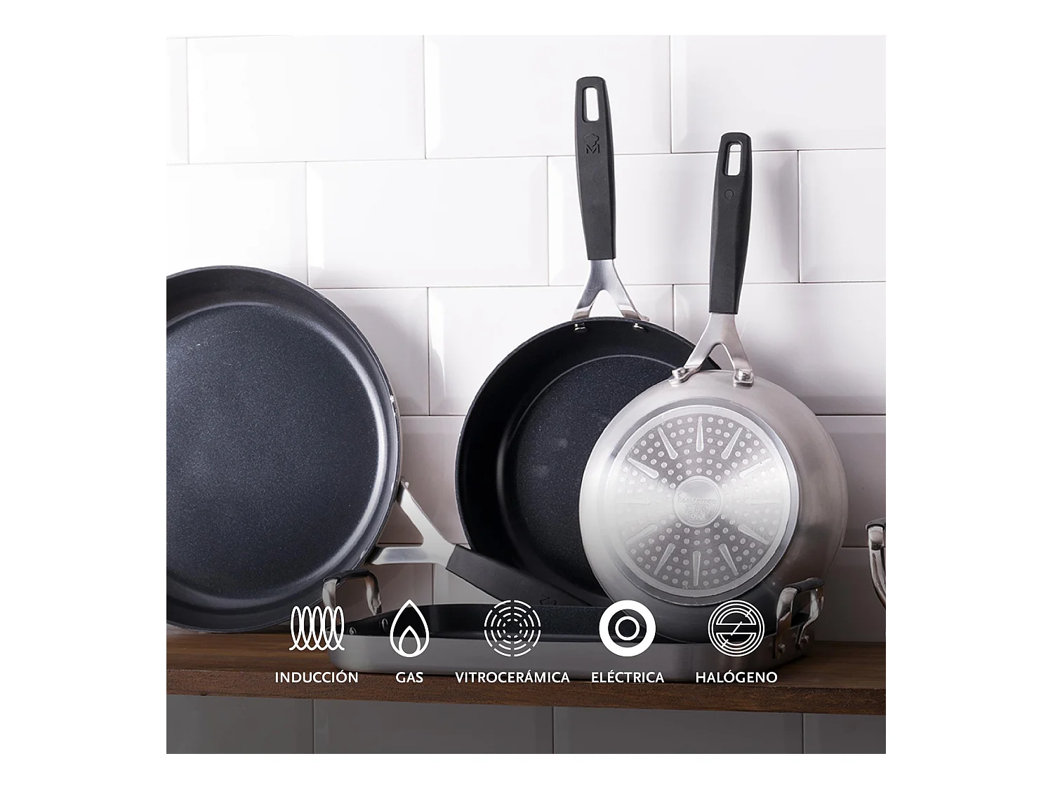 Lot de 3 poêles Ø20Ø24Ø28cm et 3 protections antiadhésives MasterPRO en aluminium forgé