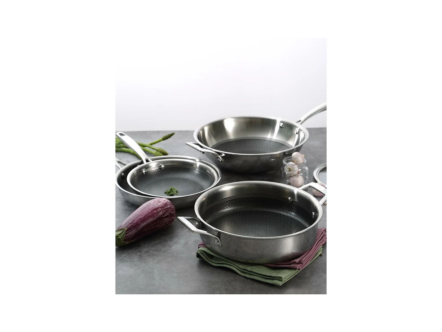 Set de poêles inox MasterPRO Ø24x4,7cm + casserole basse Ø24x5cm