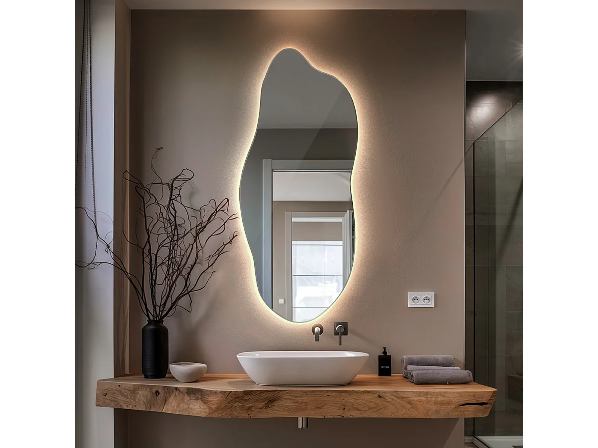 Asymmetrischer Spiegel Beleuchtet, neutrales licht - 35 x 80 cm- Unförmiger Spiegel mit LED