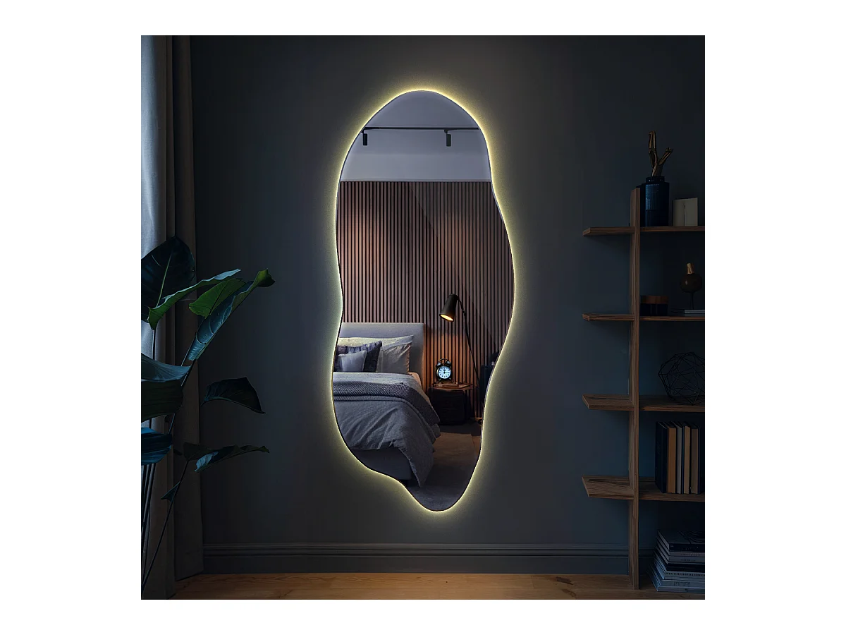 Miroir LED lumière chaude, asymétrique - 35 x 80 cm - Forme organique lumineuse et design - Éclairage moderne