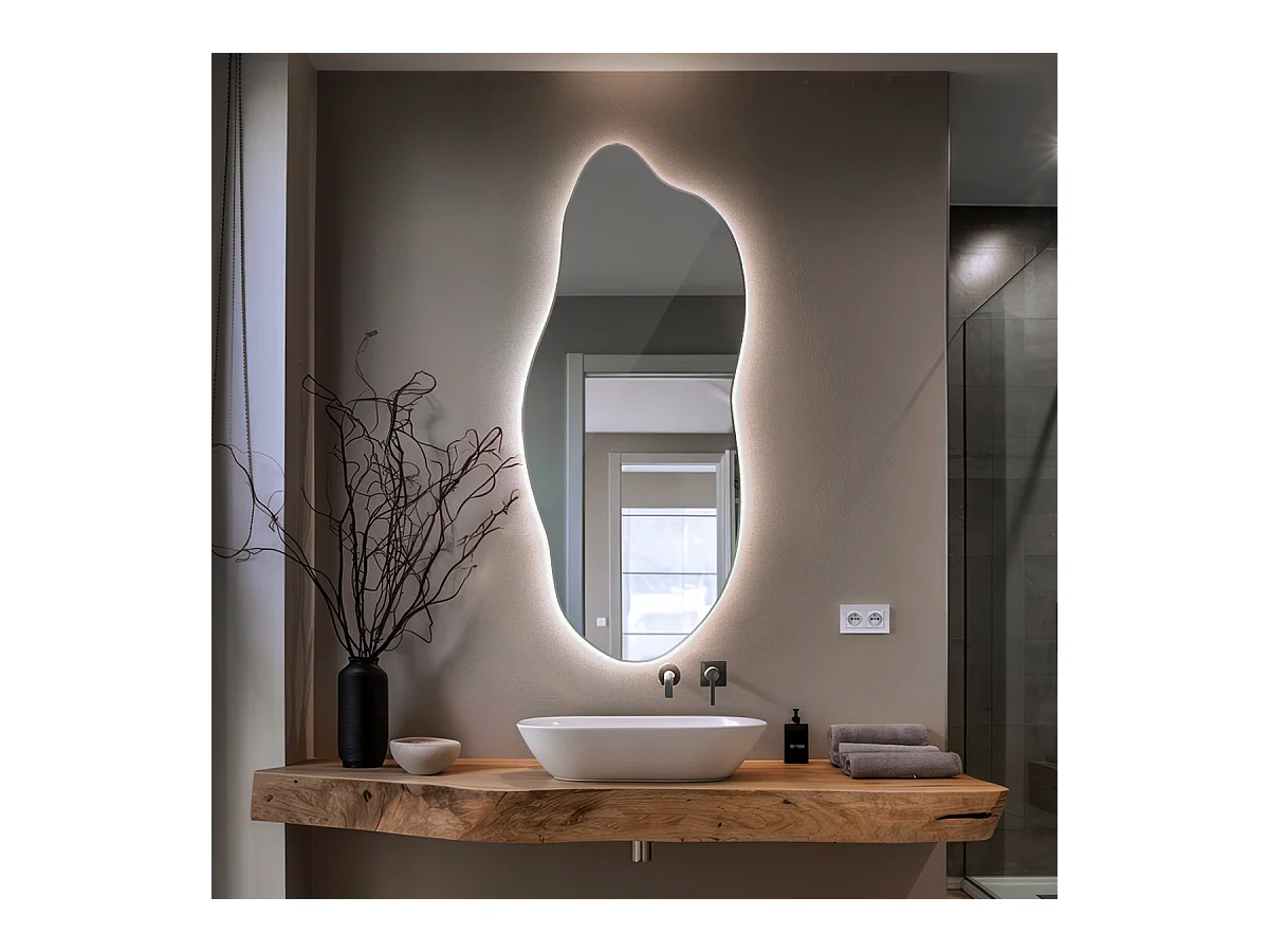 Miroir LED lumière froide, design forme organique - 45 x 100 cm - Style contemporain avec éclairage intégré