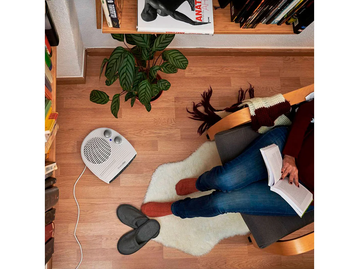 Calefactor ventilador Copacabana Universal Blue 2000W diseño horizontal blanco