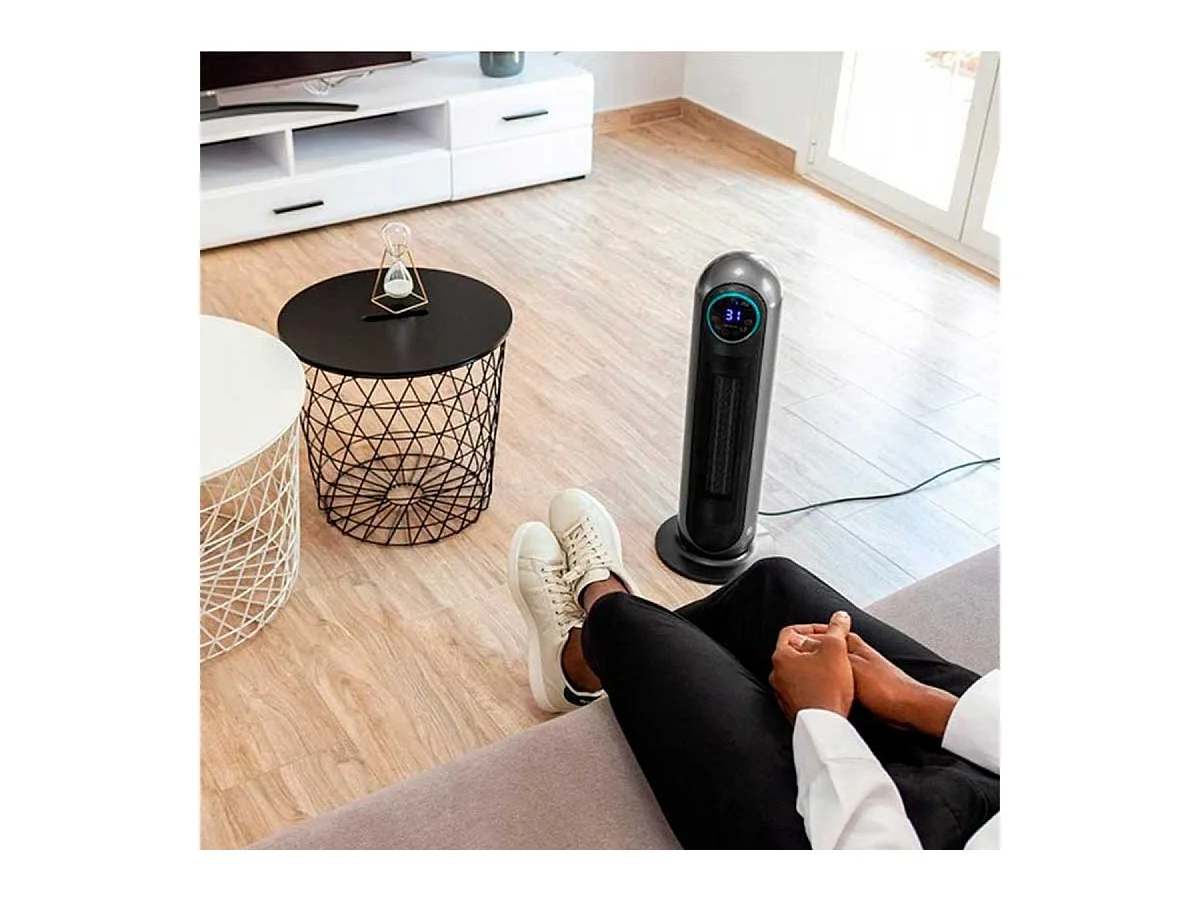 Calefactor cerámico Ready Warm 10150 Smart Ceramic Pro Cecotec 2200W pantalla LED con mando negro