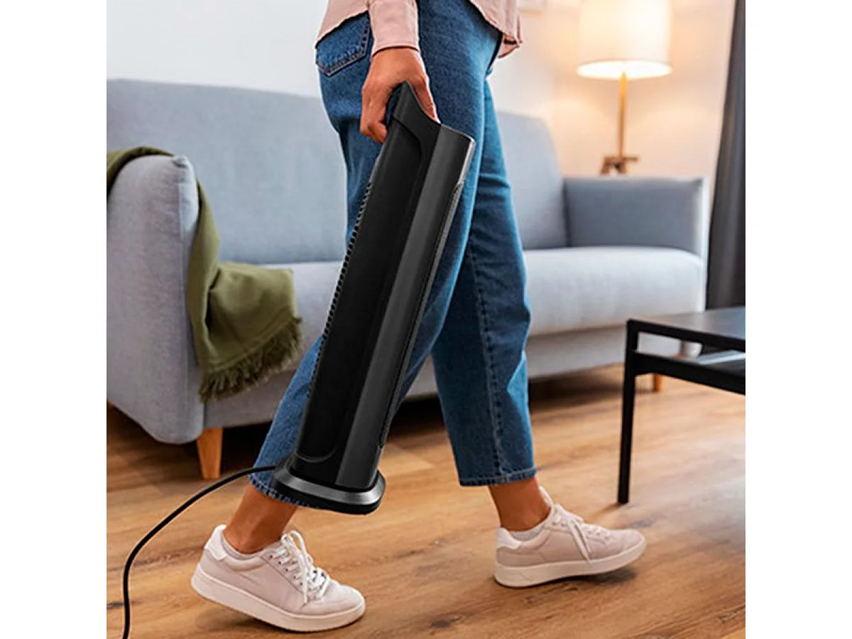 Calefactor cerámico Ready Warm 6800 Ceramic Sky Smart Cecotec 2000W oscilante con mando negro