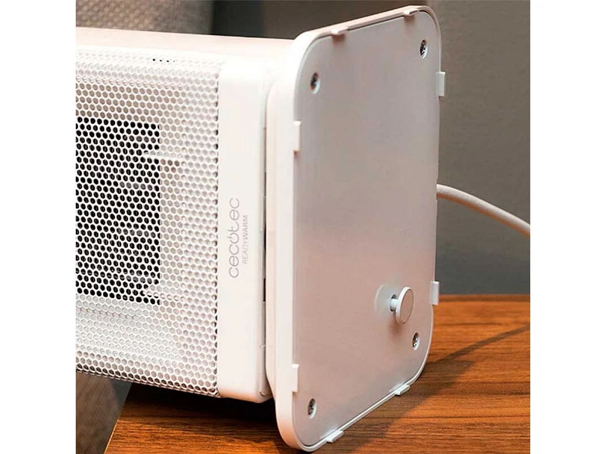 Calefactor cerámico vertical Ready Warm 6200 Ceramic Sky Cecotec oscilante 2000W 30dB blanco
