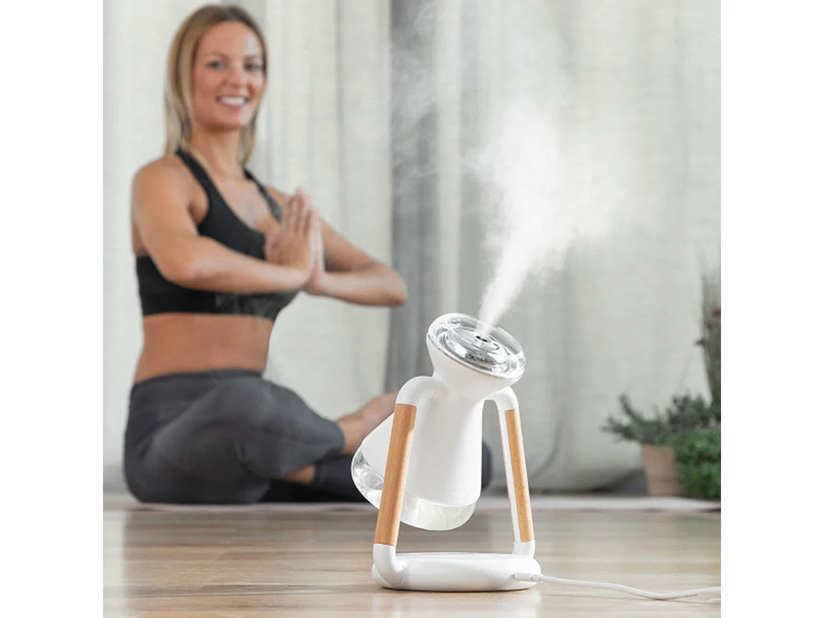 Humidificador y difusor de aromas Misvolt InnovaGoods con cargador inalámbrico blanco 17x15x11 cm