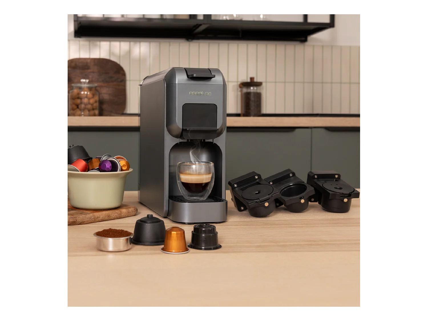 Cafetera expresso Cecotec FreeStyle Compact 1350W multicápsula negro
