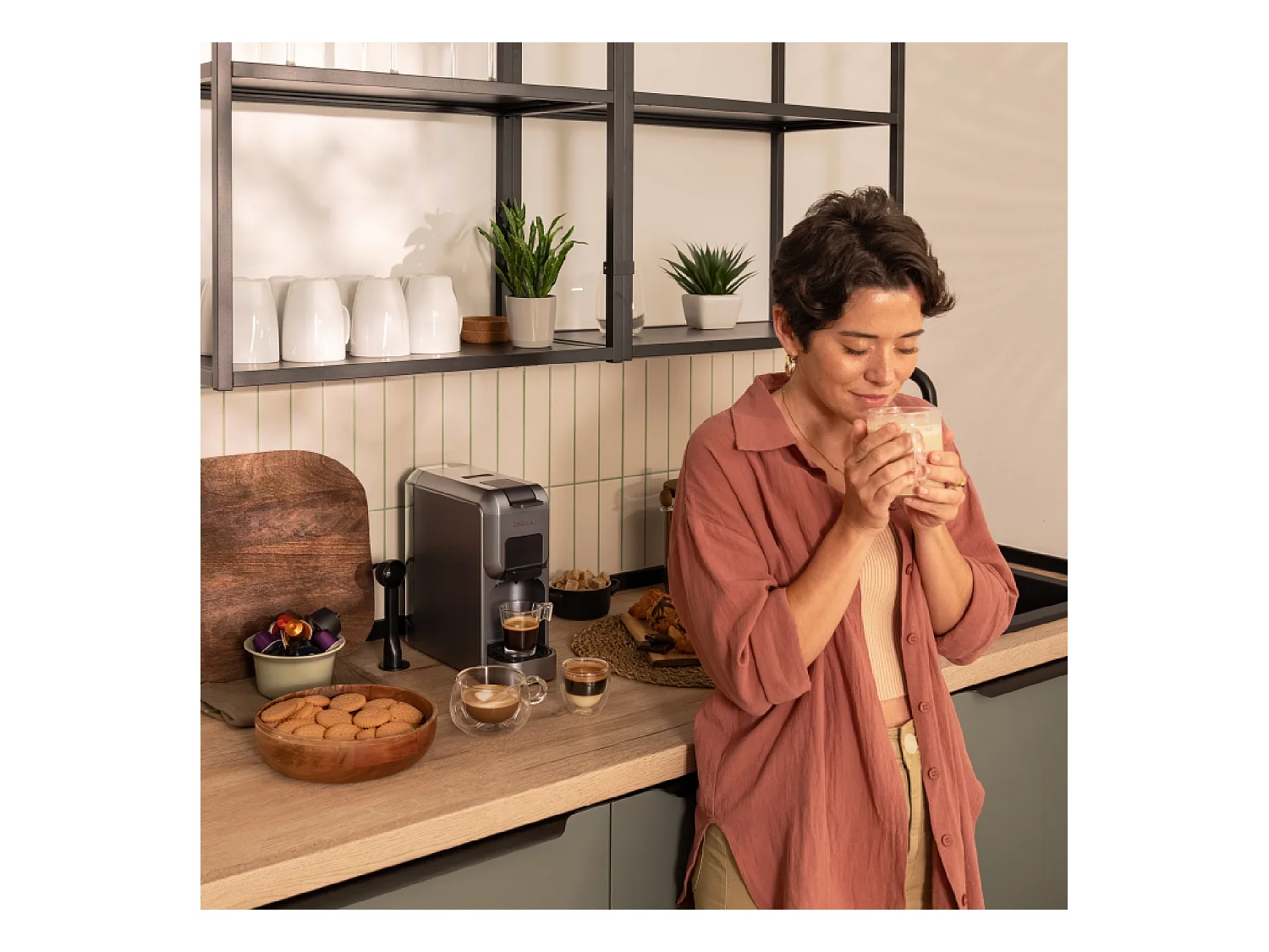 Cafetera expresso Cecotec FreeStyle Compact 1350W multicápsula negro