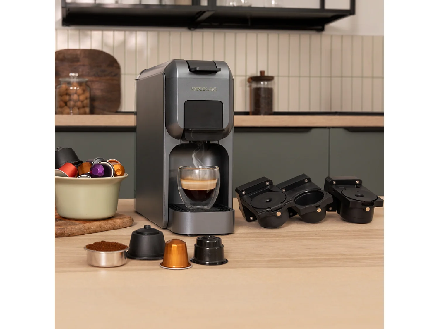 Cafetera expresso Cecotec FreeStyle Compact 1350W multicápsula negro